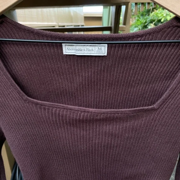 Abercrombie and Fitch Brown Square Neckline Ribbed Long Sleeve Top - Picture 2 of 3